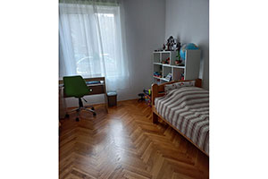 Spratna kuća od 148kvm na Margitskom naselju (Staklenik), na placu od 341 kvm.