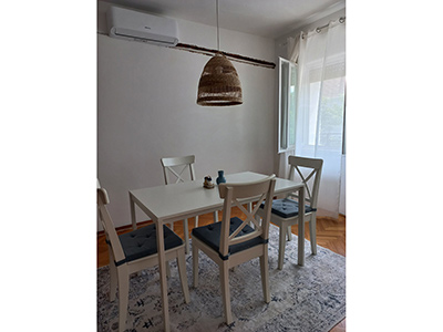 Spratna kuća, III zona, površine 280m2 na parceli od 259m2