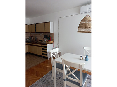 Spratna kuća, III zona, površine 280m2 na parceli od 259m2