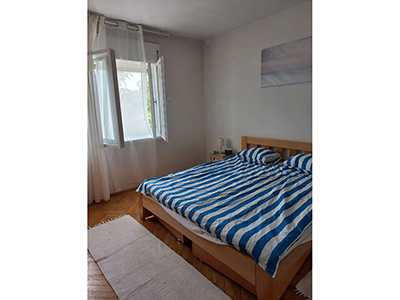 Spratna kuća, III zona, površine 280m2 na parceli od 259m2