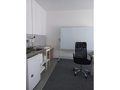 Spratna kuća, III zona, površine 280m2 na parceli od 259m2