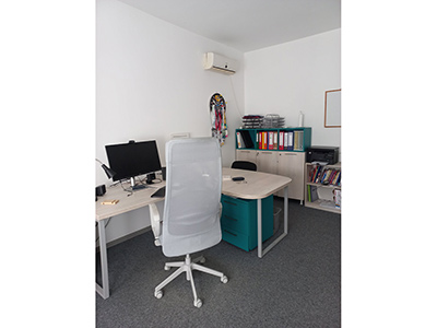 Spratna kuća, III zona, površine 280m2 na parceli od 259m2