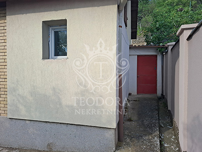 Na prodaju deo vile u površini od 127m2 na vršačkom bregu koja ima veliku istorijsku vrednost.