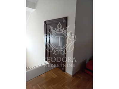 LUX spratna kuća, IV zona, Vršac, površine u osnovi 129m2, sa podrumom i garažom…