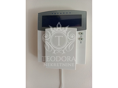 LUX spratna kuća, IV zona, Vršac, površine u osnovi 129m2, sa podrumom i garažom…