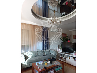 LUX spratna kuća, IV zona, Vršac, površine u osnovi 129m2, sa podrumom i garažom…