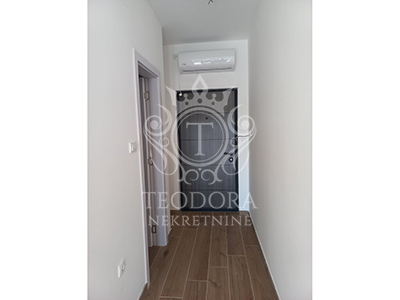 Dvosoban stan, 43m2, II zona, drugi sprat...