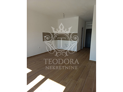 Dvosoban stan, 43m2, II zona, drugi sprat...