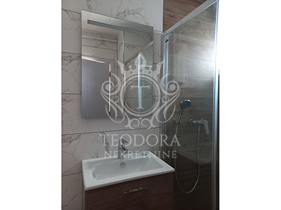 Dvosoban stan, 43m2, II zona, drugi sprat...